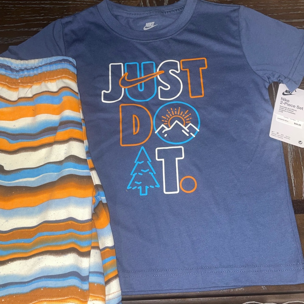 NWT NIKE OUTFIT